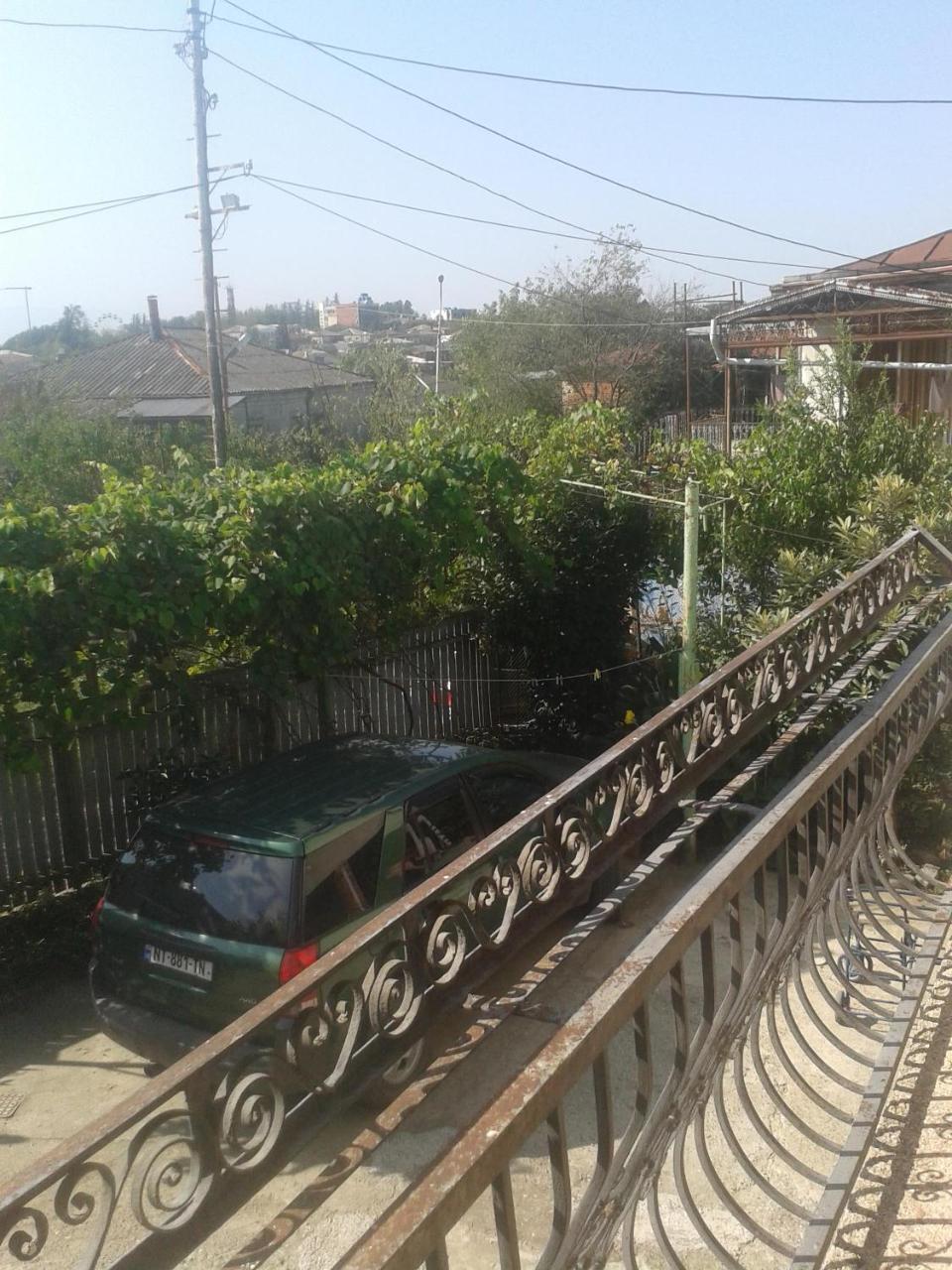 Guest House On Gora クタイシ エクステリア 写真