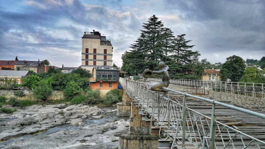 Guest House On Gora クタイシ エクステリア 写真
