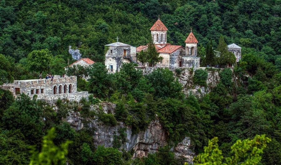 Guest House On Gora クタイシ エクステリア 写真