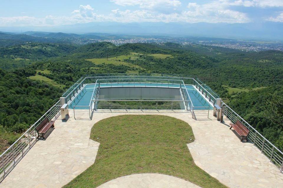 Guest House On Gora クタイシ エクステリア 写真